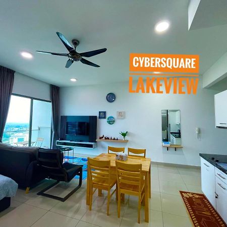 Cybersquare Lakeview With Netflix And Disney Hotstar Cyberjaya Esterno foto