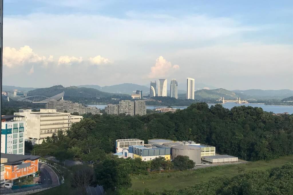 Cybersquare Lakeview With Netflix And Disney Hotstar Cyberjaya Esterno foto