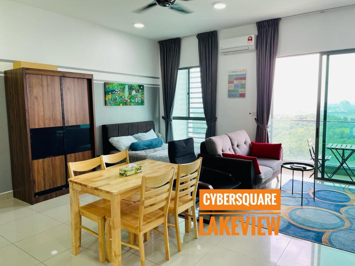 Cybersquare Lakeview With Netflix And Disney Hotstar Cyberjaya Esterno foto