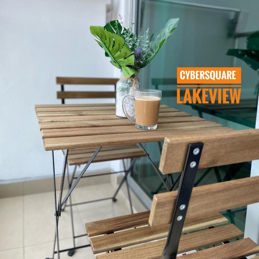 Cybersquare Lakeview With Netflix And Disney Hotstar Cyberjaya Esterno foto